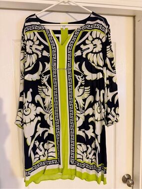 Crown & Ivy Lime Green, Black and White Geometric V-Neck Dress 16